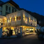 Gartenhotel&weingut Pfeffel 4*