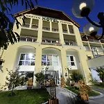 Hotel Gartenhotel&weingut Pfeffel 4*