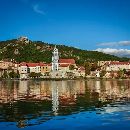 Gartenhotel & Weingut Pfeffel 4*