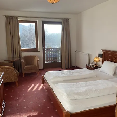 Gartenhotel & Weingut Pfeffel