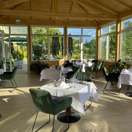 Gartenhotel&weingut Pfeffel Hotel