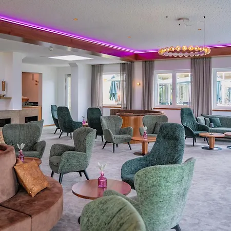 Gartenhotel & Weingut Pfeffel 4*