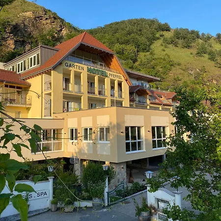 Gartenhotel & Weingut Pfeffel
