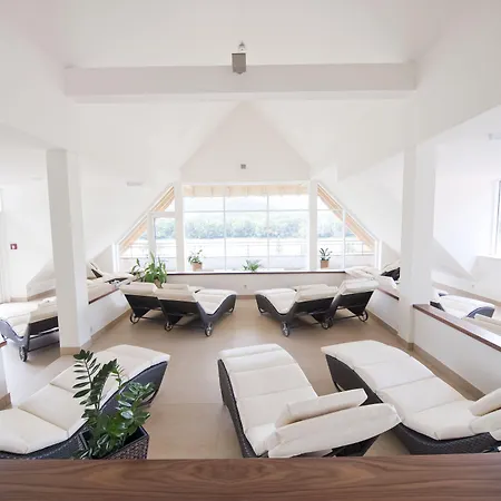 ガルテンホテル ＆ ヴァイングート フェフェル ホテル デュルンシュタイン