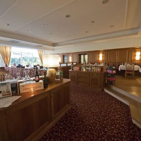 ホテル ガルテンホテル ＆ ヴァイングート フェフェル