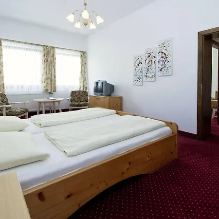 호텔 Gartenhotel & Weingut Pfeffel