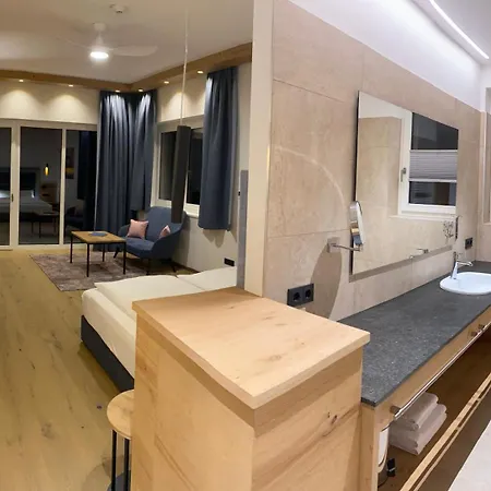 Ξενοδοχείο Gartenhotel & Weingut Pfeffel Dürnstein