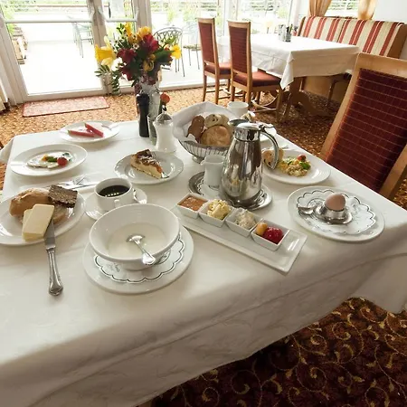 ホテル ガルテンホテル ＆ ヴァイングート フェフェル デュルンシュタイン