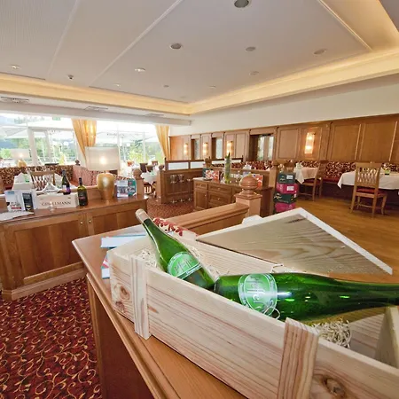 Gartenhotel & Weingut Pfeffel Hotel