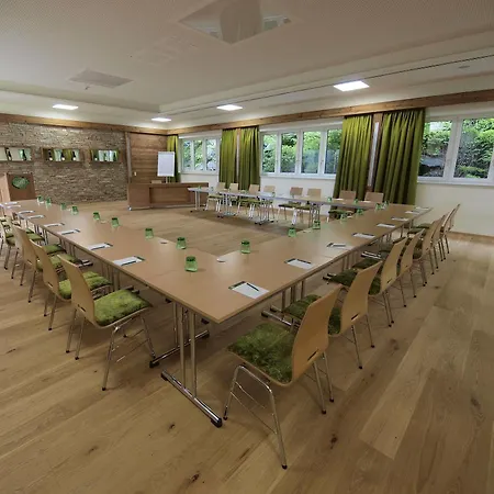 Gartenhotel & Weingut Pfeffel Hotell