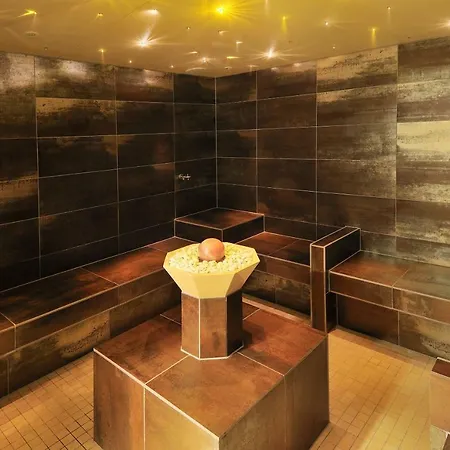 Gartenhotel & Weingut Pfeffel 4* 던스테인