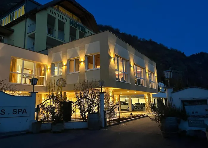 Gartenhotel & Weingut Pfeffel 4*