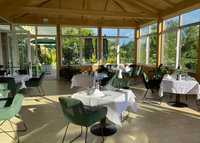 Gartenhotel & Weingut Pfeffel Hotel