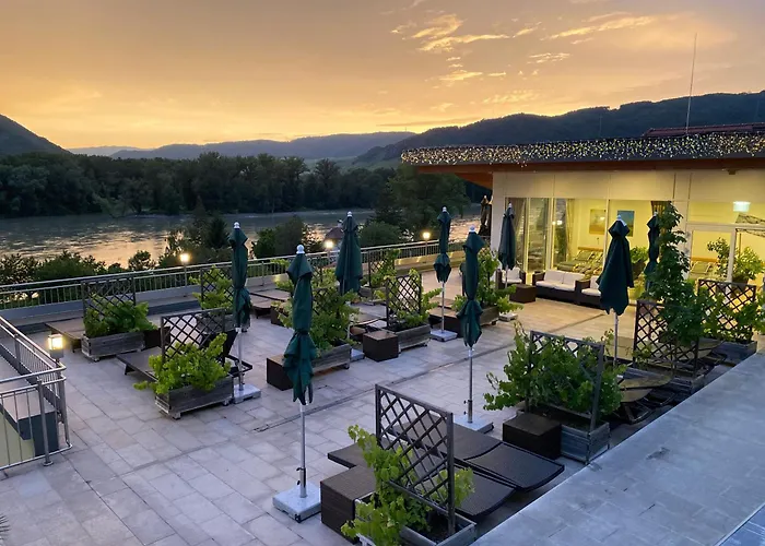 Gartenhotel & Weingut Pfeffel