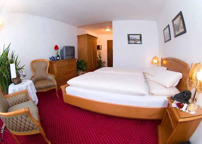 Gartenhotel & Weingut Pfeffel 4*